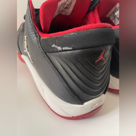 Vintage 08' Nike Air Jordan Hoops Low
Black Red Mens Size 10 314312-005
Breds - Picture 8 of 12
